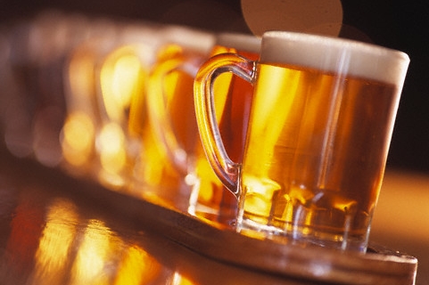 Nepasterizované pivo zaplavuje české hospůdky. Nepasterizované pivo zaplavuje české hospůdky.