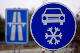 Značka zimní výbava- letošní novinka na českých silnicích.