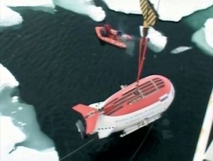 Ruské miniponorky před spuštěním do polárního oceánu