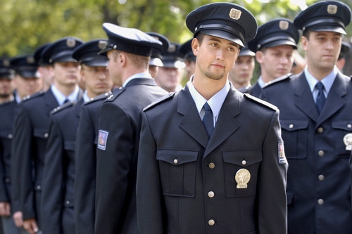 Nováčci vstupují do služby, policie jich potřebuje ještě pět tisíc. Nováčci vstupují do služby, policie jich potřebuje ještě pět tisíc.