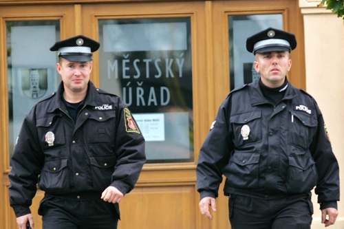 Mají strážníci měřit rychlost? Zákonodárci svedou ještě tuhý boj...