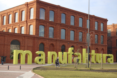 S pozůstatky industriální minulosti se muselo vypořádat i město Lodž. S pozůstatky industriální minulosti se muselo vypořádat i město Lodž.