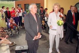 Claude Pompidouová, říjen 2001