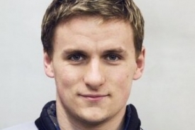 Tom&aacute;&scaron; P&ouml;pperle se vrac&iacute; do hokejov&eacute; Sparty.