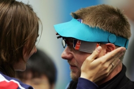 Střelec Matt Emmons (vpravo) a jeho žena Kateřina na OH v Pekingu.