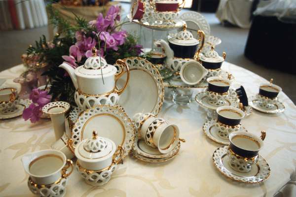 Zaměstnanci Karlovarského porcelánu neví, kdy dostanou své peníze.