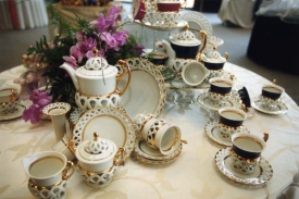 Zaměstnanci Karlovarského porcelánu neví, kdy dostanou své peníze.