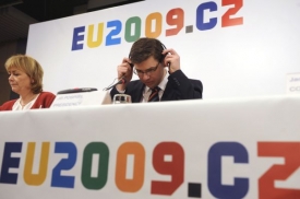 Ministr spravedlnosti Jiř&iacute; Posp&iacute;&scaron;il se svou &scaron;v&eacute;dskou kolegyn&iacute;.