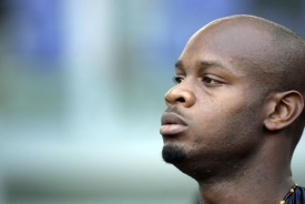Jamajčan Asafa Powell se připravuje na běh na 100 m v Ř&iacute;mě.