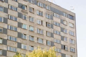 Radnice Prahy 8 se chce zbavit paneláku. Obyvatelé protestují. Radnice Prahy 8 se chce zbavit paneláku. Obyvatelé protestují.
