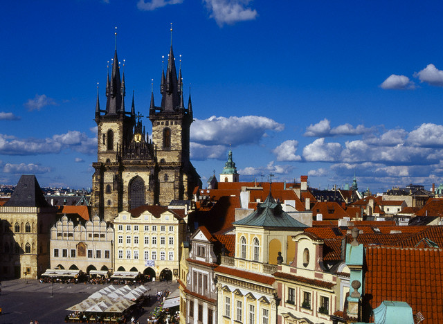 Na pražských radnicích mají trvalý pobyt tisíce lidí.