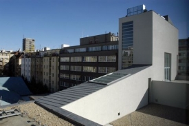 Centrum současného umění DOX v neděli přivítá první návštěvníky. Centrum současného umění DOX v neděli přivítá první návštěvníky.