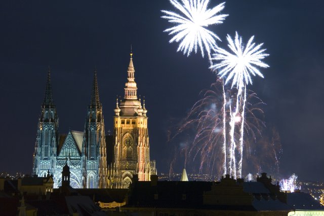 V české metropoli se na Silvestra chystají hned tři velkolepé show. V české metropoli se na Silvestra chystají hned tři velkolepé show.