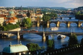 Ceny parcel uvnitř Prahy jsou stabilně vysok&eacute;. Zvedat by se neměly.