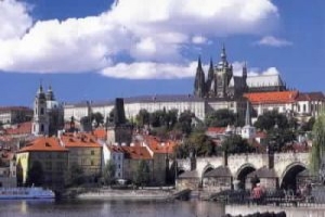 Kdo usedne na Hradě? Ekonomice je to vlastně jedno.