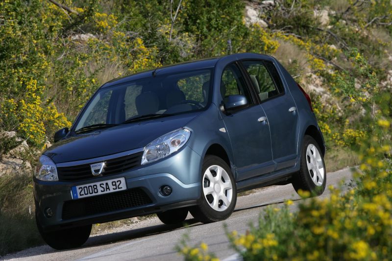 Na dacii Sandero nevypadá špatně, ale on je to vlastně renault.