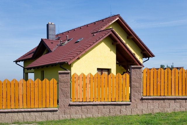 Většina Středočechů žije pod vlastní střechou. Většina Středočechů žije pod vlastní střechou.
