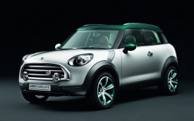 Typické rysy studii křížence Mini a SUV zůstaly, ale s délkou přesahující čtyři metry už moc „mini“ nebude.