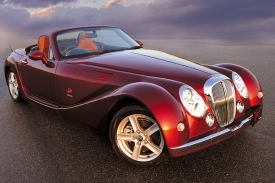 Napodobenina morganu za zlomek ceny? Mitsuoka Himiko postavená na základech levnější mazdy MX-5 používá stejná světla z Mini, jako její britský vzor.