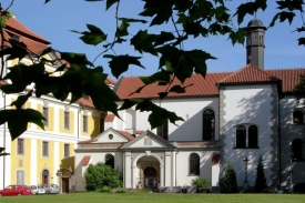 Dnes ve Zbraslavi vládne baroko.