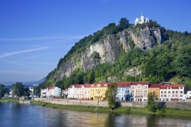 Z Děčína do Hřenska lodí. Z Děčína do Hřenska lodí.