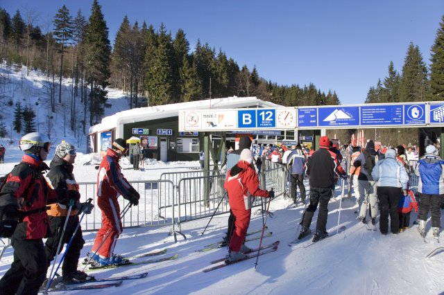 Skiareál Medvědín v budoucnu propojí sjezdovky se Svatým Petrem. Skiareál Medvědín v budoucnu propojí sjezdovky se Svatým Petrem.