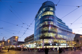 Jean Nouvel v Praze. Jean Nouvel v Praze.