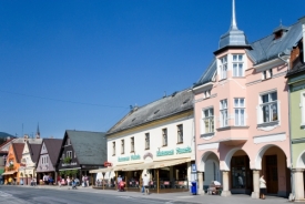 Vrchlabská Krakonošova třída.