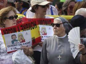 Zákon o legalizace homosexuálních sňatků vyvolal vlnu protestů.