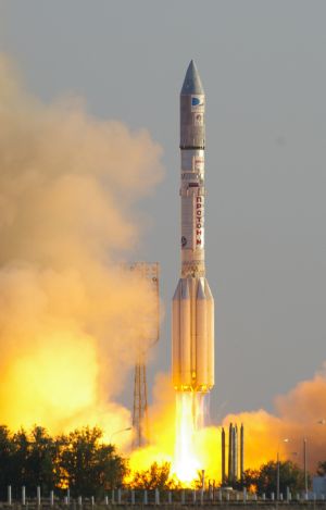 Proton (2)