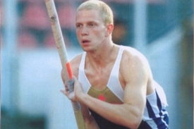 Česk&yacute; tyčkař Adam Pt&aacute;ček