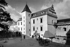 Nejvyšší purkrabství na Hradě se možná dočká opravy. Nejvyšší purkrabství na Hradě se možná dočká opravy.