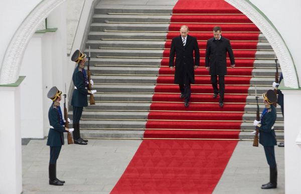 Kreml má nového vládce. Na snímku Vladimir Putin a Dmitrij Medveděv.
