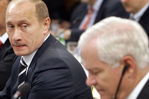 Ruský prezident Vladimir Putin s americkým ministrem obrany Robertem Gatesem na schůzce v Mnichově