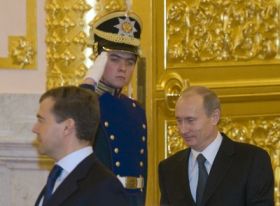 Dmitrij Medveděv a Vladimir Putin