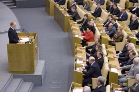 Putin odpov&iacute;d&aacute; na ot&aacute;zky poslanců ve St&aacute;tn&iacute; dumě.