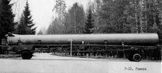 Strategická raketa středního doletu R-12.