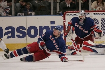 Karel Rachůnek opouští obranu Rangers, jde do Devils.