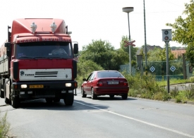 Na radar před přejezdem se denně nachytá dvě stě provinilců.