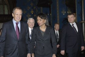 Gates, Rieceová a Lavrov. Moskva 18. 3. 2008. Radarové neshody trvají.