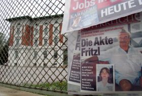 Obležená psychiatrická klinika.