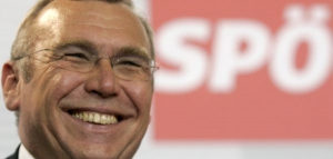 &Uacute;směvy jsou již minulost&iacute;. Kancl&eacute;ř Gusenbauer z čela SP&Ouml; odstoupil.