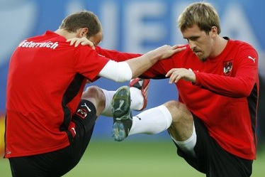 Rakouští fotbalisté na tréninku před duelem s Polskem. Rakouští fotbalisté na tréninku před duelem s Polskem.