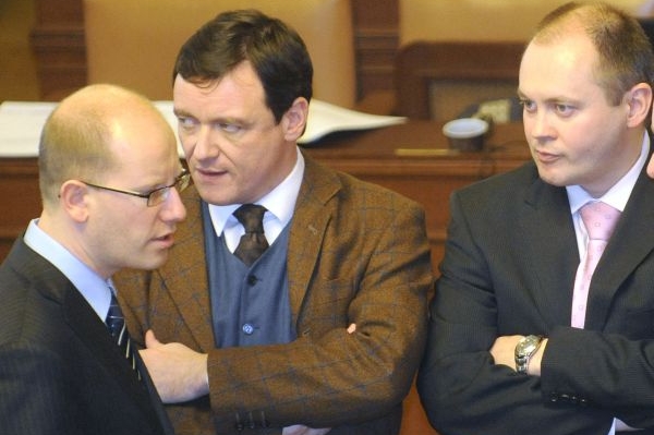 Dva ze čtyř hejtmanů-poslanců ČSSD ve sněmovně.