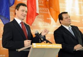 Sociální demokraté se bojí zrady komunistů ohledně Švejnara.