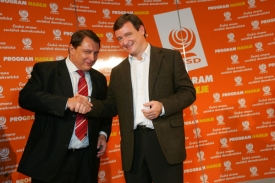 Tentokrát to vyšlo, radují se Jiří Paroubek a David Rath.