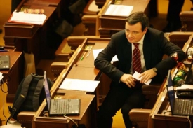 Rath požaduje, aby lékárny nevybíraly maximální marži na léky.