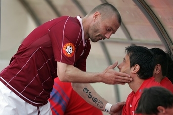 Fotbalista Sparty Tomáš Řepka (vlevo).