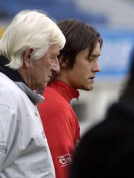 Trenér Karel Brückner a reprezentační kapitán Tomáš Rosický