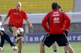 Útročník fotbalové reprezentace Jan Koller při přípravě na dnešní duel s Rakouskem. Kolik dá v zápase gólů?